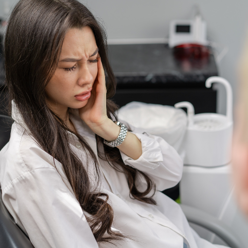 Persistent Toothache - Dental Emergency Sign